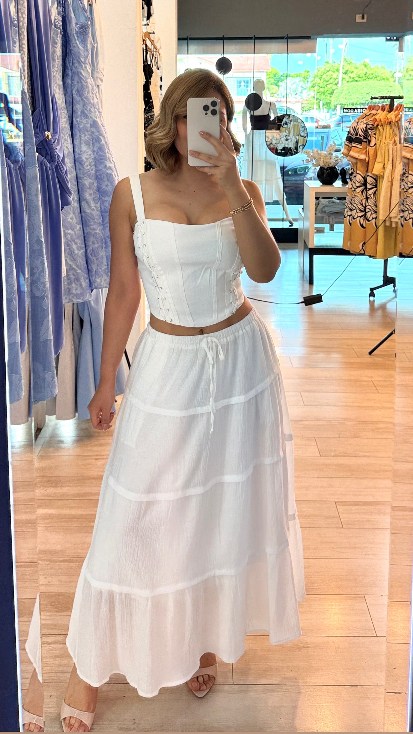 Falda blanca larga