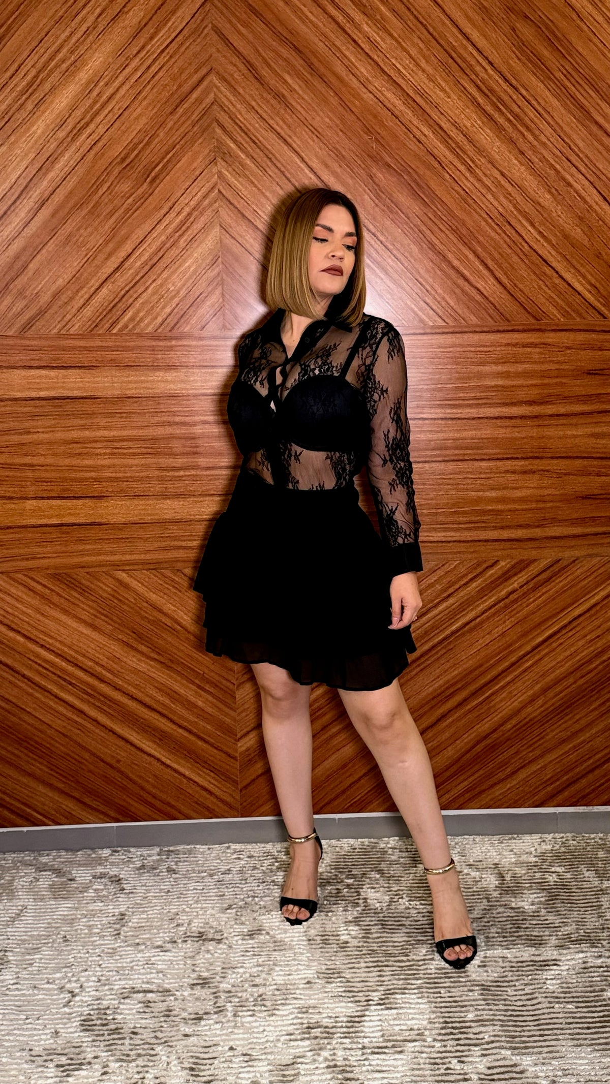 Set encaje negro con falda
