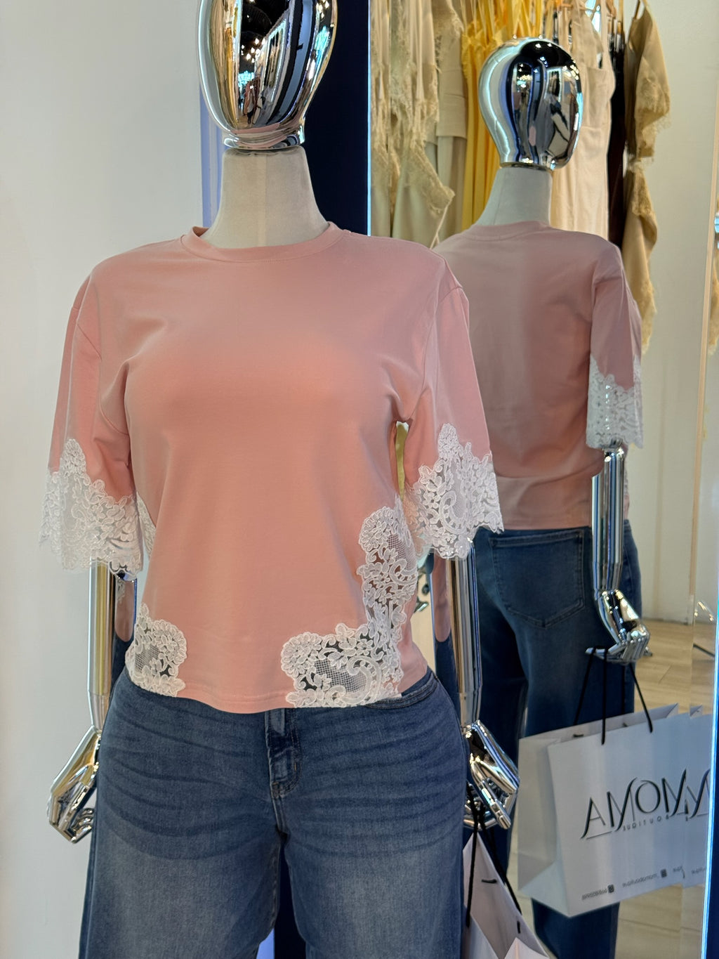 Blusa detalle de encaje