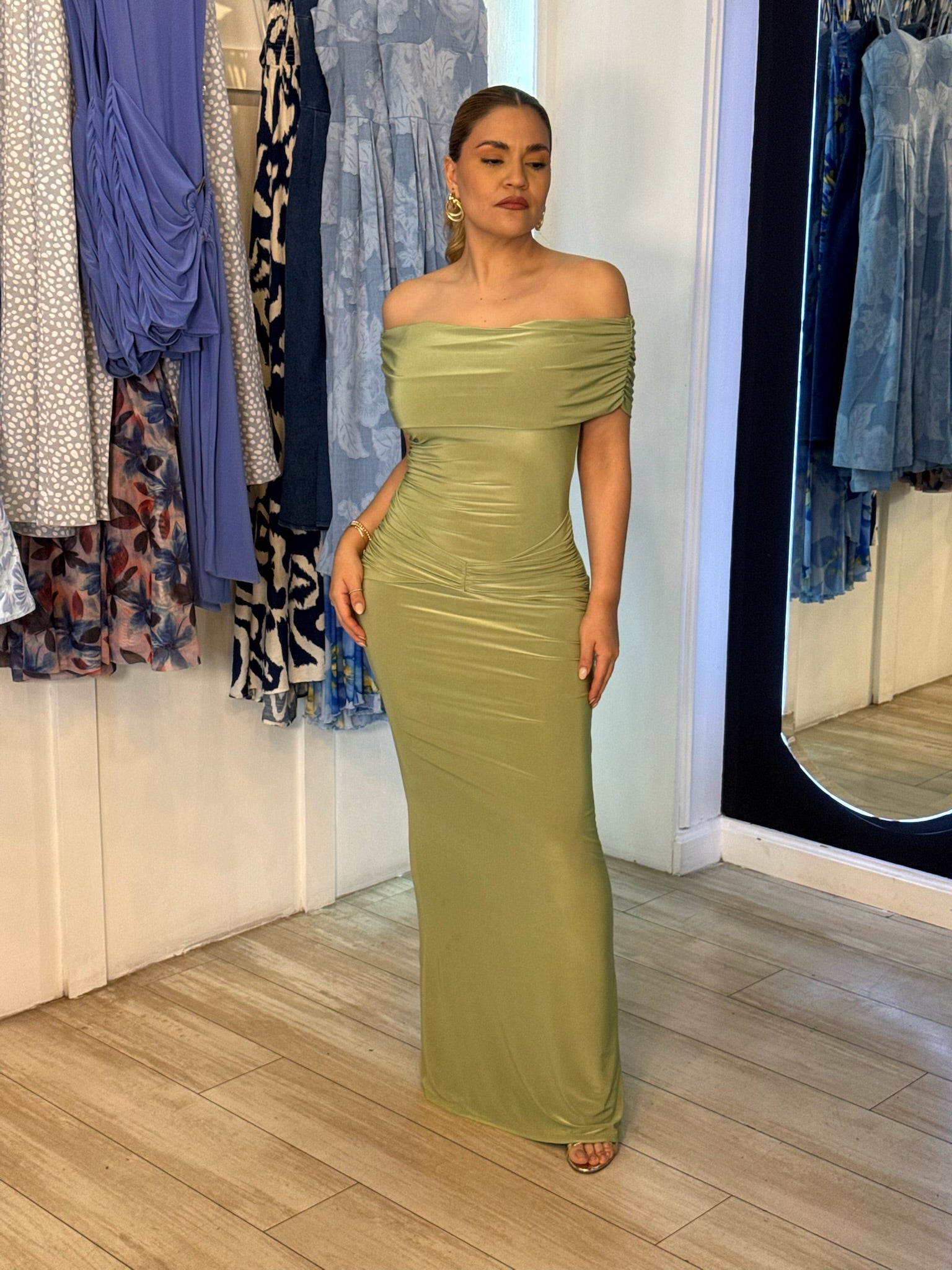 Vestido verde olivo