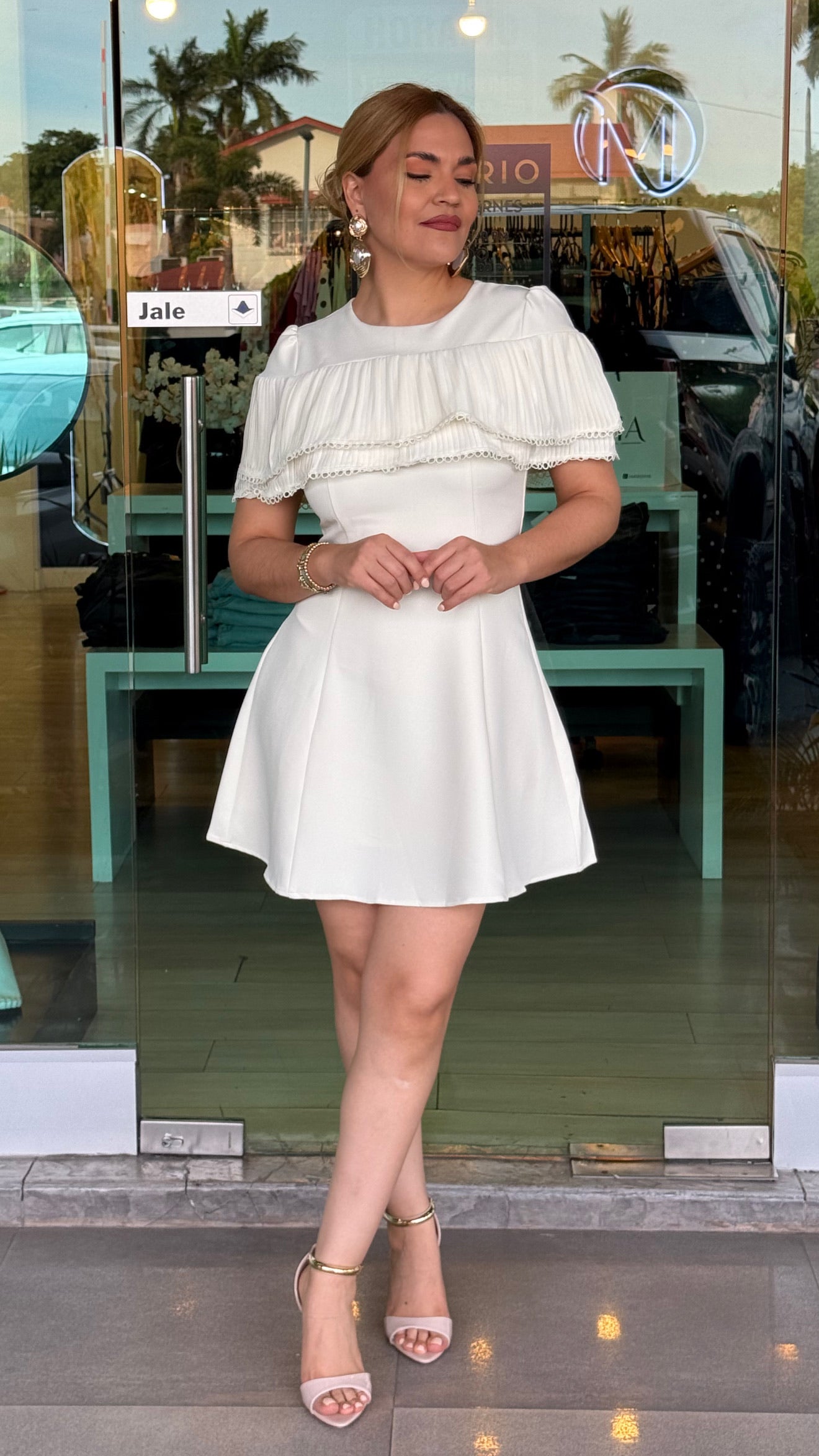 Vestido capa en color beige