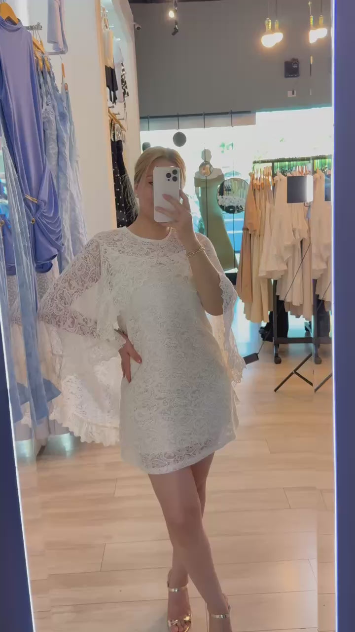 Vestido capa encaje